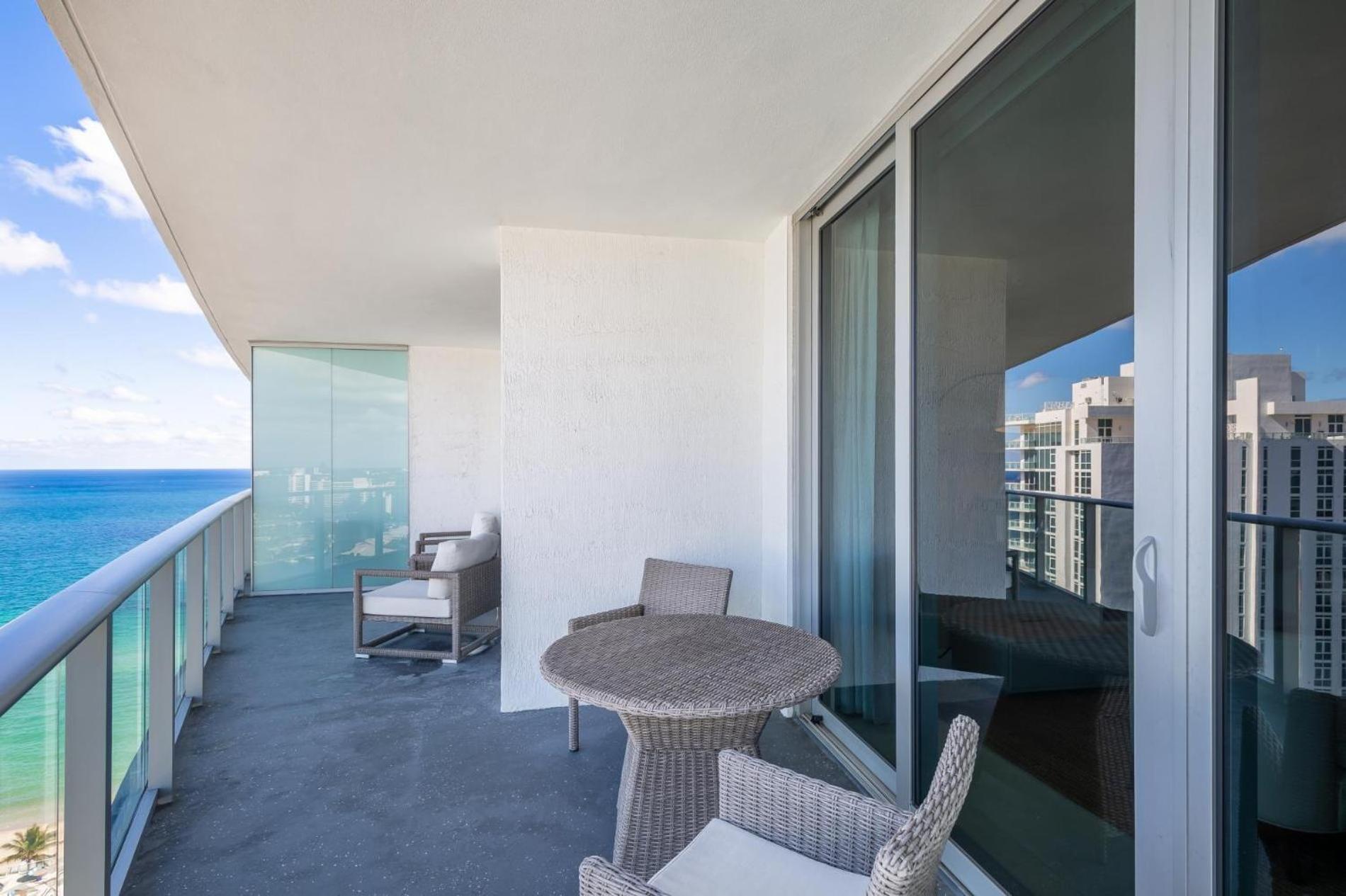 Ocean View 1 Bed On The Beach 19Th Floor Hollywood Hallandale Beach Buitenkant foto